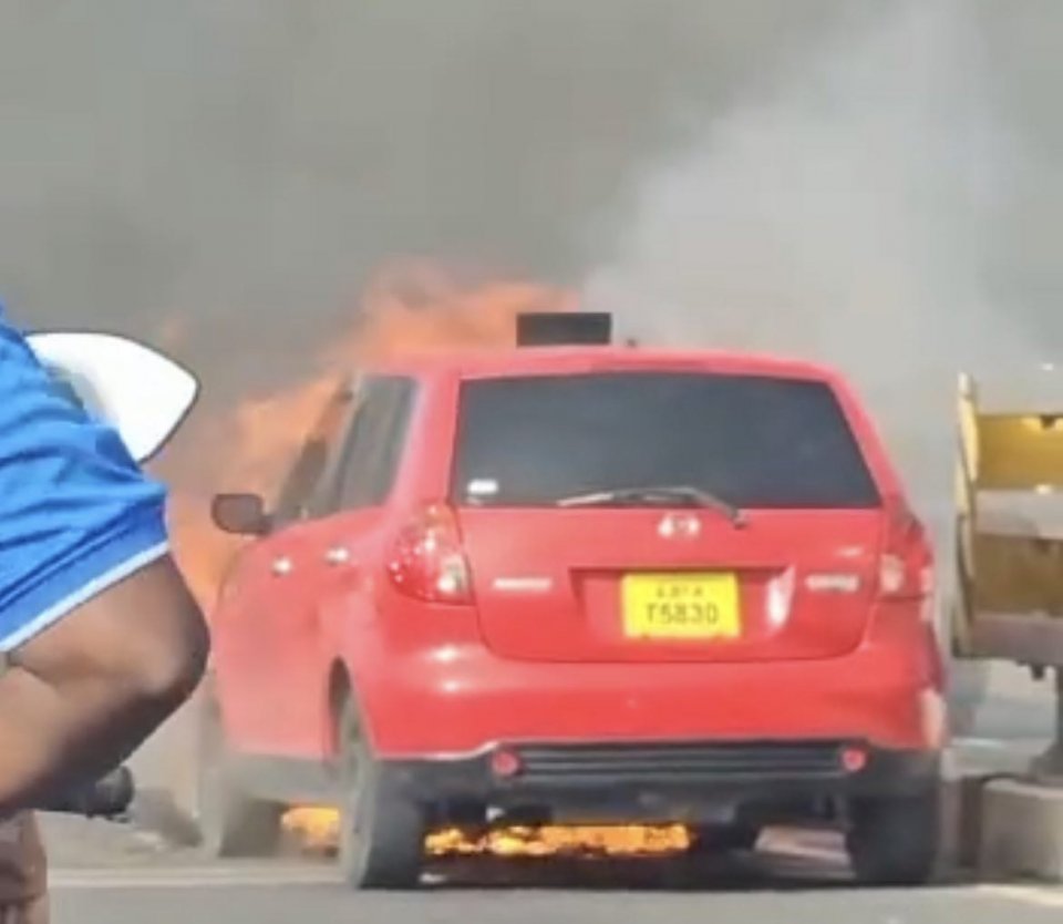 Sinamale bridge in dhathuru kuri car eh gai roavejje