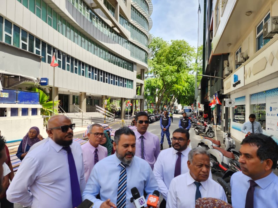 Miadhuves idhikolhu coalition ah raees aa bahdhaleh nuvi