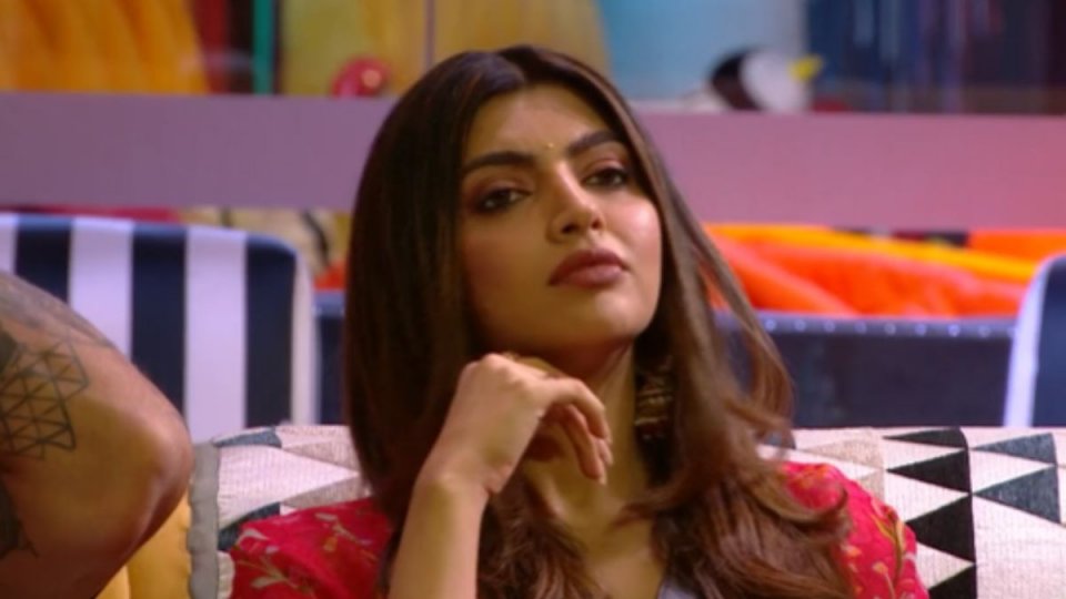 Akanksha aky fake meehen: Bigg Boss