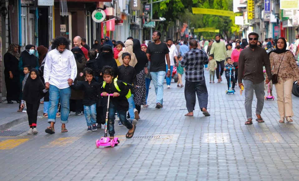 Eid dhuvahai valhu ammun edhey sarahadhdhuthah bandhu kuranee