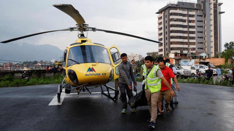 Everest kairiah helicopter er  vehti 6 meehun maru