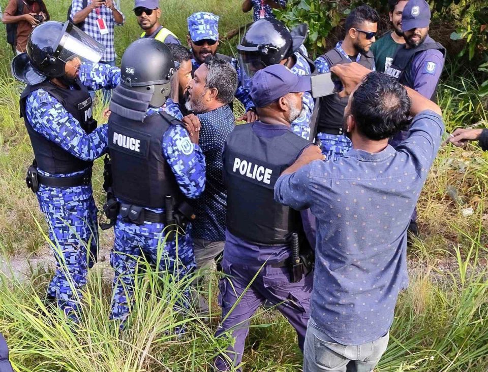 Raees Solih fuvahmulak ah vadaigathumun bodu ihthijaaj eh, baeh meehun hayyaru koffi