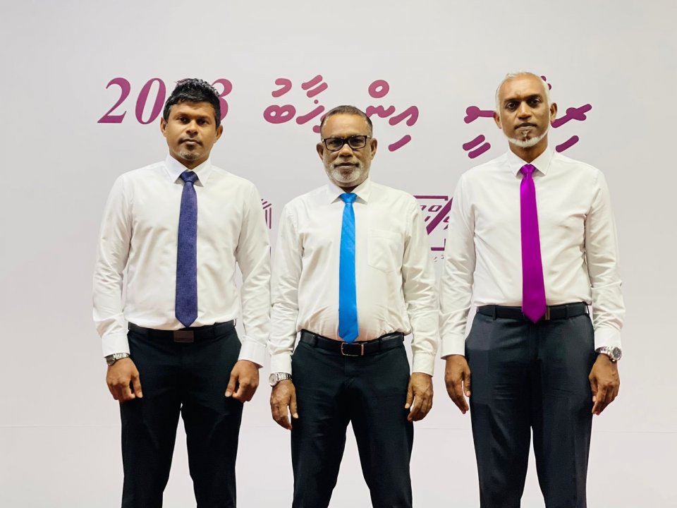 Dr. Muizzu ge candidacy EC in balaigenfi