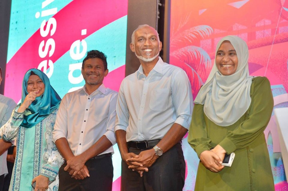 Idhikolhun hoadhi kaamiyaabee faahaga kuran artificial beach gai beyvi "Shukuriyyaa Dhiveheen" jalsaa