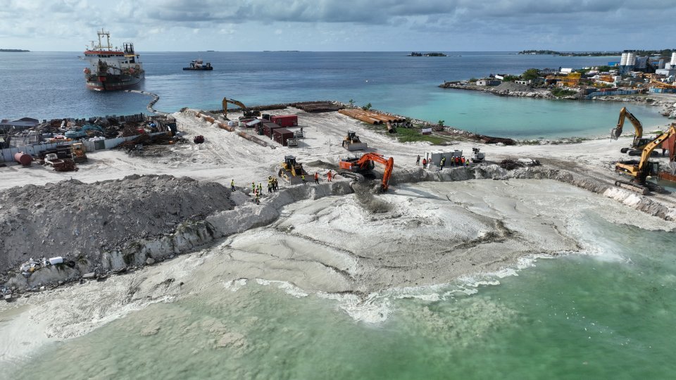 Male' meehunnah goathi dheyn hulhumale falhu hikkan feshun