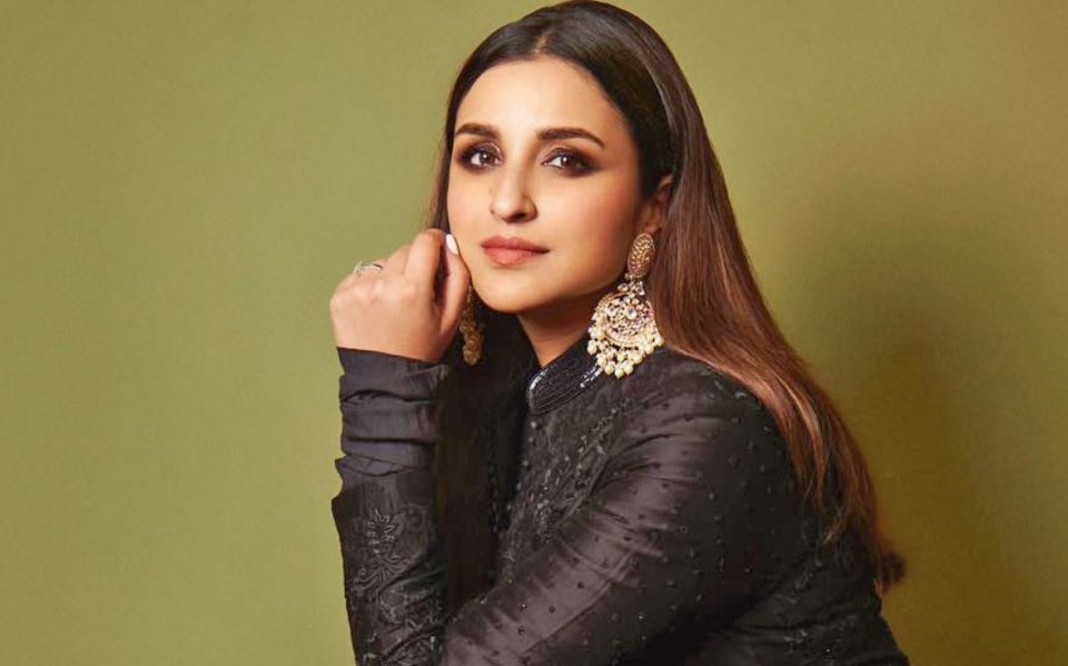 Aharen kuda iru ulhunee varah fageeru koh: Parineeti