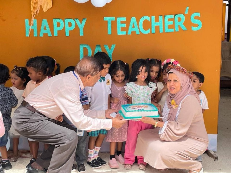 School thakah gos allied in teacherun ge dhuvas faahaga koffi