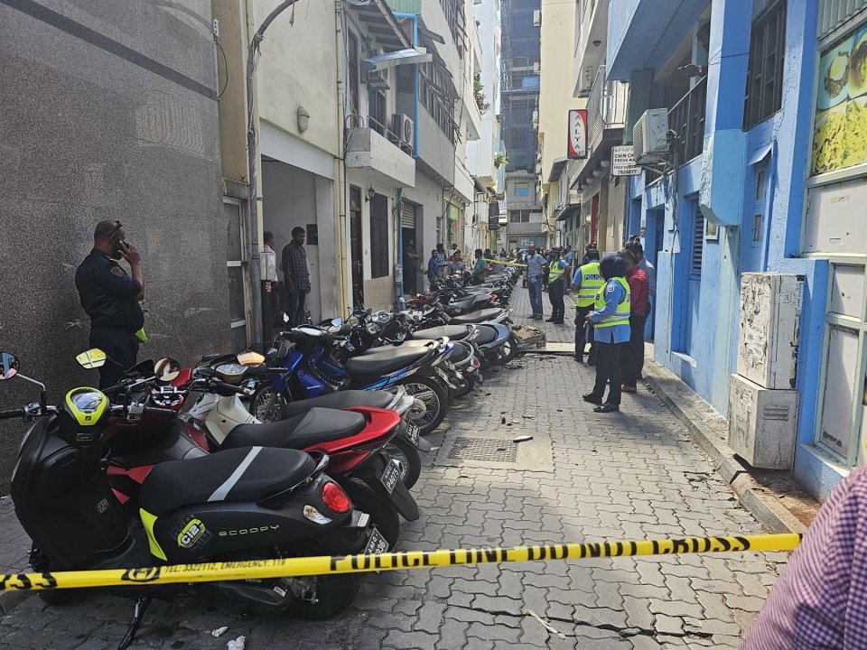 Ge ehge balcony vetti meehakah aniyaa vejje