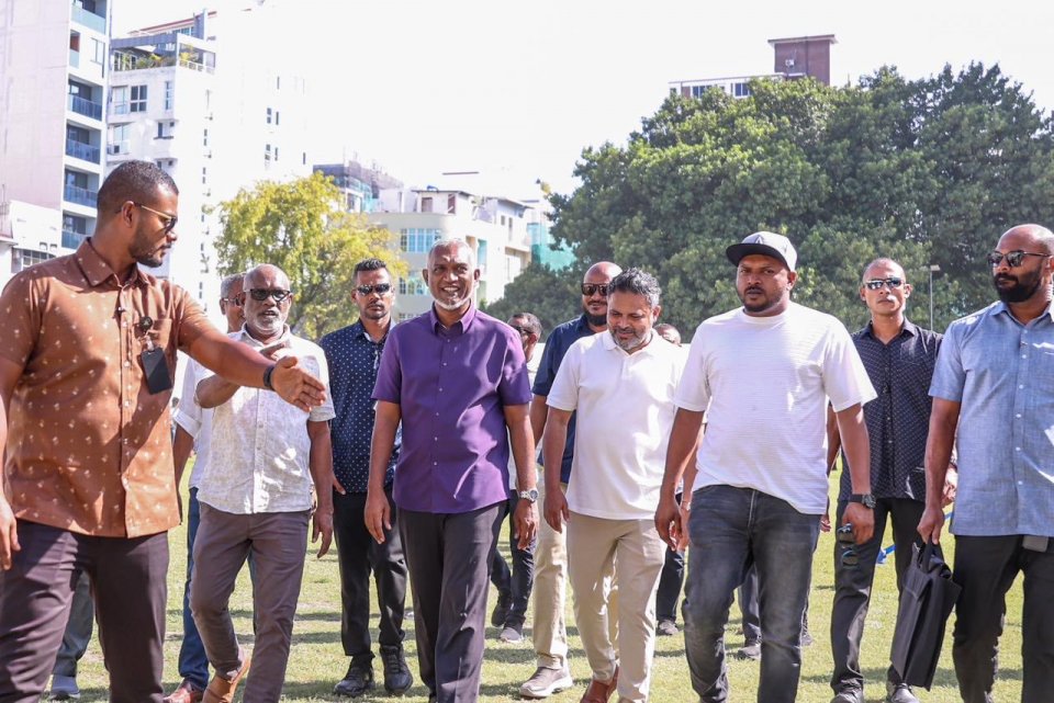 Raees muizzu vaki kurumuge massakaiy kuraanee leadership ge mashvaraa ge mathin: bigey