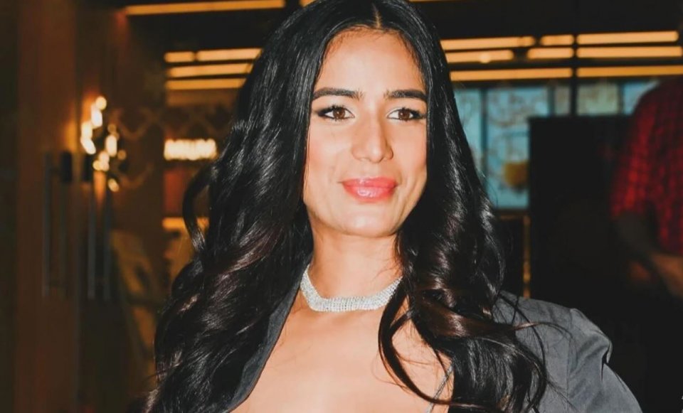 Bollywood ge thari Poonam Pandey maru vejje