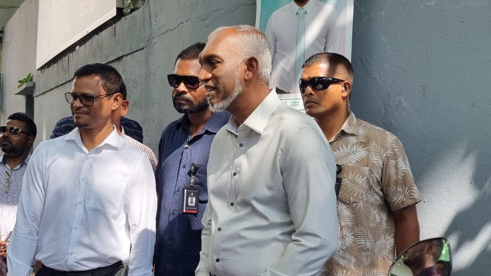 Hassan shiyam ge supporterunge shakuvaa thah raees ah bandunkollaifi