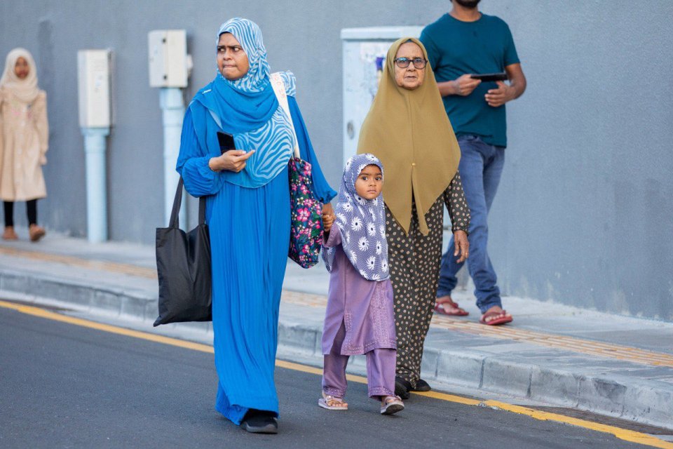 Rahimuge gulhun dhemehettumuge maai kamaai ekamuge heyo asaru