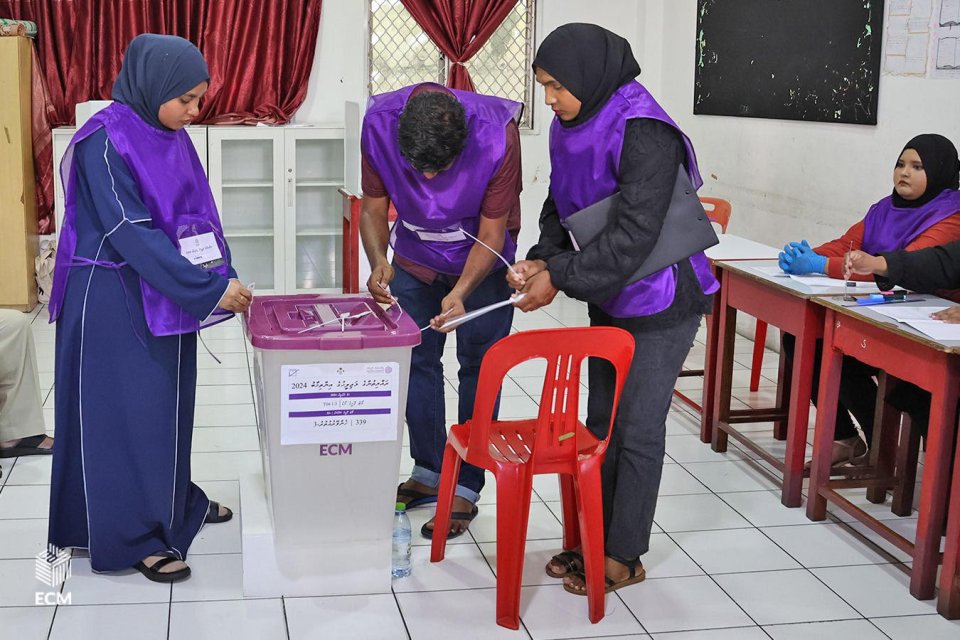 Mifaharu ge inthikhaabu gai 3 karudhaaskolhu laan jeheynee vaki 3 fottah: Elections