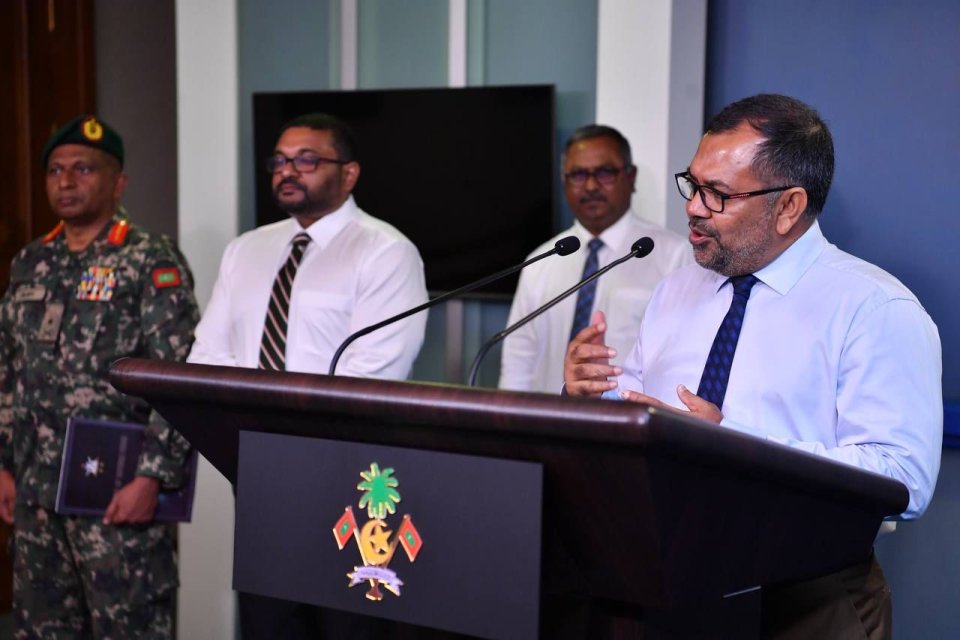 Faibaigen dhiya komme sifain ge meehakah madhanee meehaku ebathibi: Zameer