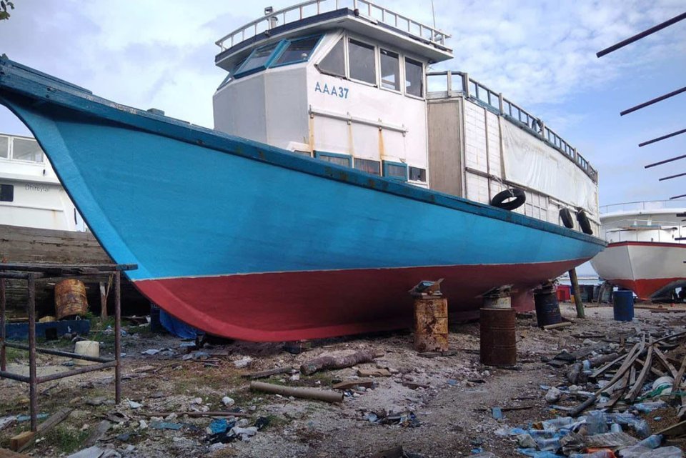 4 Meehunnaa eku gellunu dhoanyeh hoadhan Maldivian ge mathindhaa boateh beynun kuranee