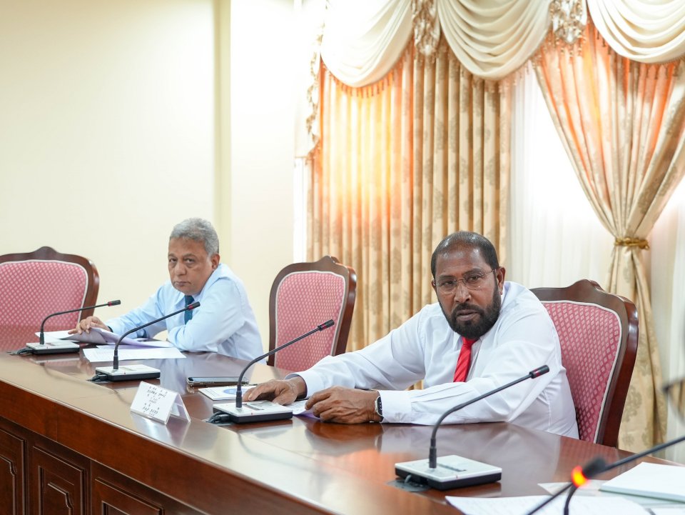 Finance minister edhige  maaliyathu committee sirru koffi