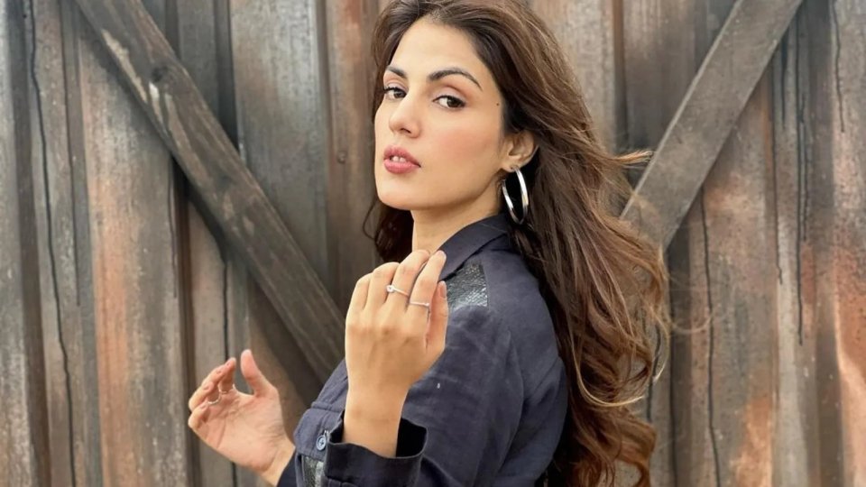 Rhea Chakraborty filmy dhaairaa aa dhurah