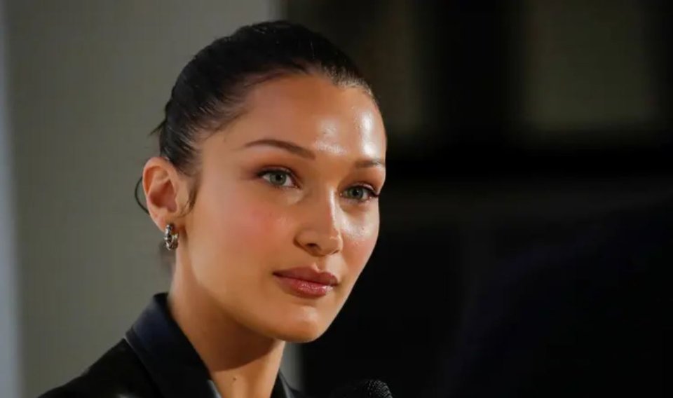 Faadu kiyun thakah enme fahun Bella Hadid rahdhu dheefi