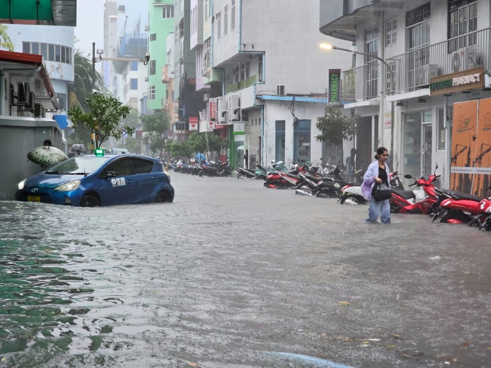 Midhiya 24 gadi iru emme ginain vaarey vehunee Male' ah