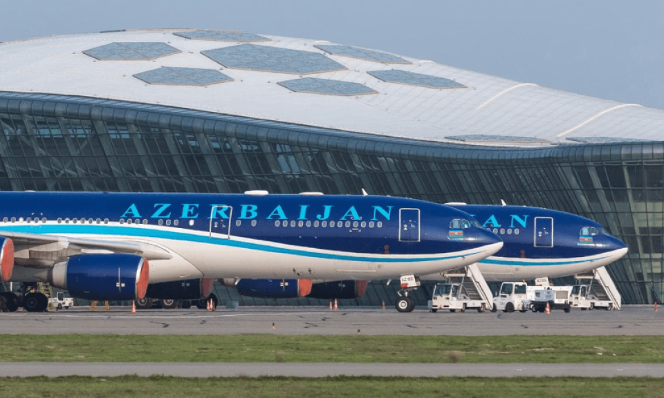 Azerbaijan airline in raajje ah alah dhathuru thah fashanee