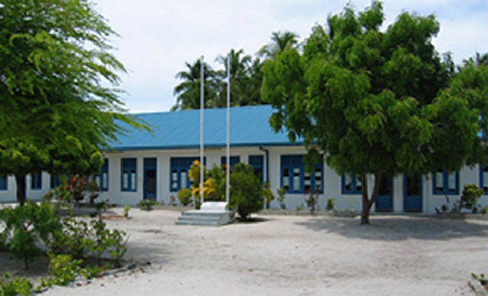 Raees ge engumaa eggothah Hithaadhoo school AC kuran aammun ge athun thakethi hoadhanee