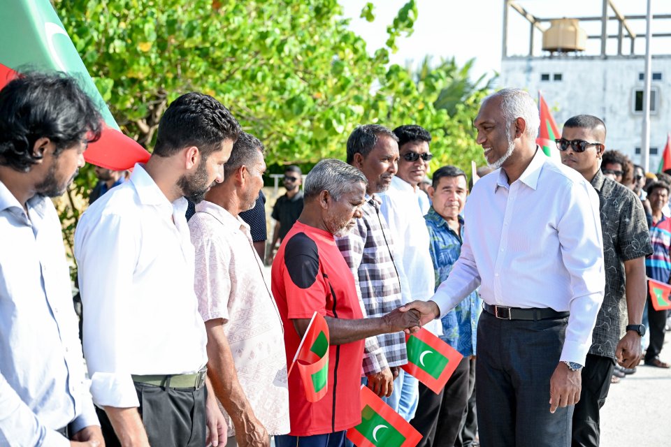 Raees muizzuge aa vaudheh masverinnah!