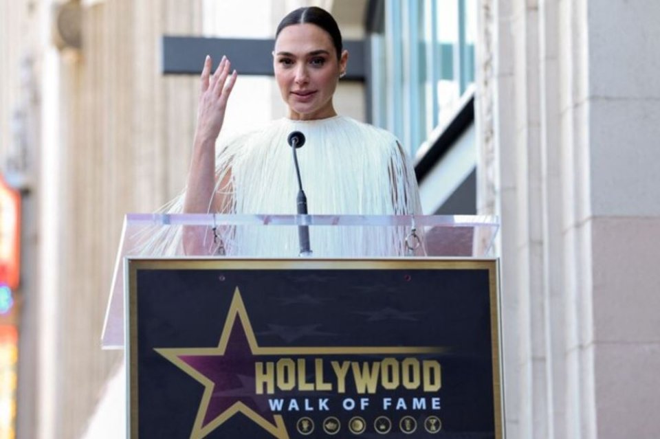 Gal Gadot ge Walk of Fame haflaa ah muzahara kuraa meehun huras alhaifi