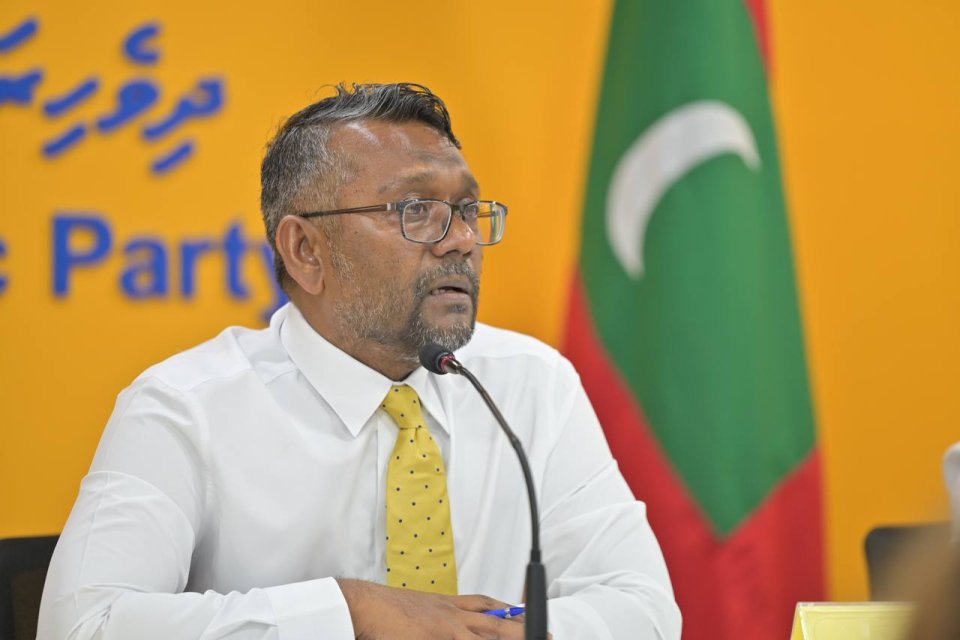 Hamahama furusathah jaaga dhinumah MDP ge chairperson kamun Fayyaz isthiufaa dhevvaifi