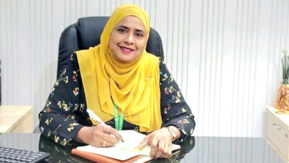 PEOPLE: Mee schoolun nukunna hih nuvaa principal eh!