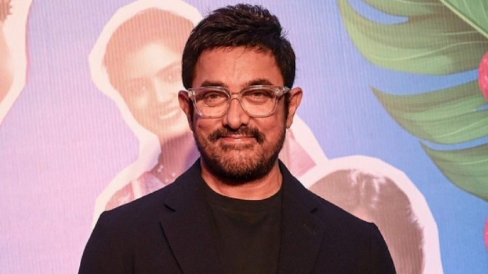 Amir Khan filmee dhaairaa dhookohlan ulhey kamuge ishaaraatheh dheefi