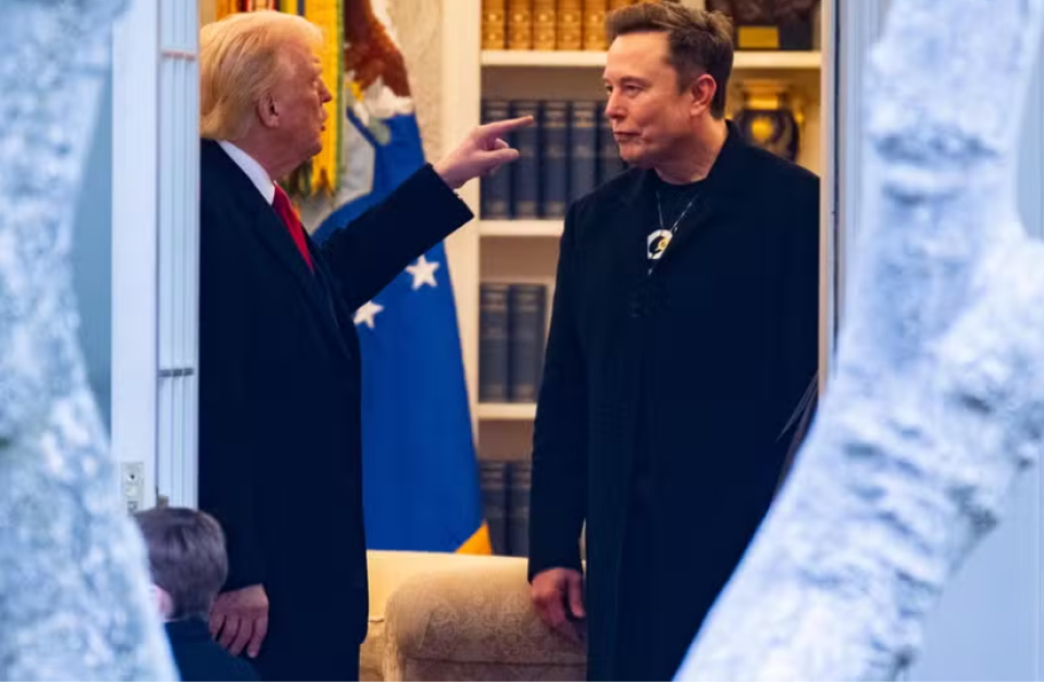 Trump aa Elon ge koalhun: Emmefahun Trump impeach kuran Elon thaaeedhu koffi