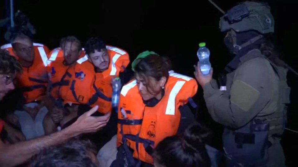 Gaza ah ehee hifaigen dhiya activistun ge boat Israel in hifahattaifi