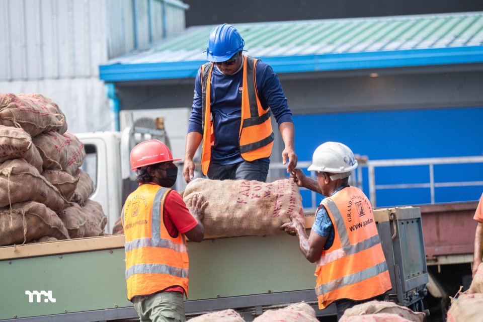 Boat thakun 4000 ah vure gina adhadheh ge fiya basthaa baalaifi