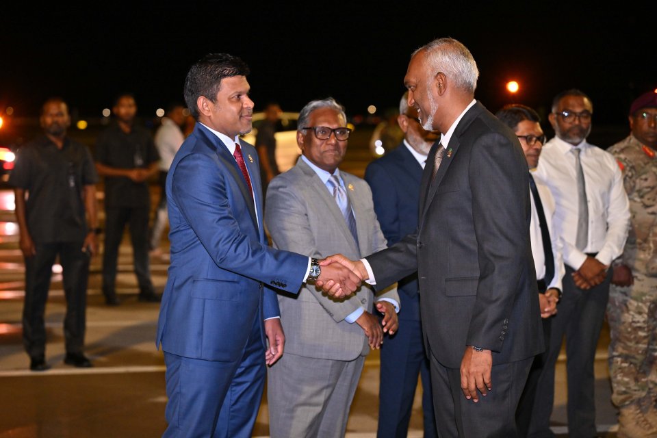 Raees Muizzu china ah furaavadaigenfi