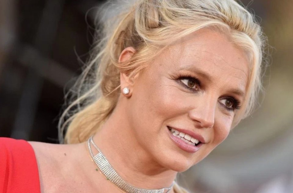 Britney ge dhiri ulhumuge haalathaa medhu kanboduvunthah ithuru vanee!