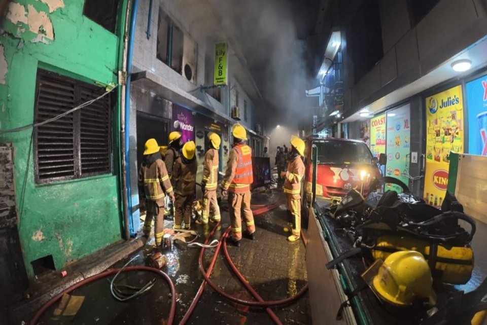 Lily ge fihaara eh gai roave bodethi gellun thakeh vejje