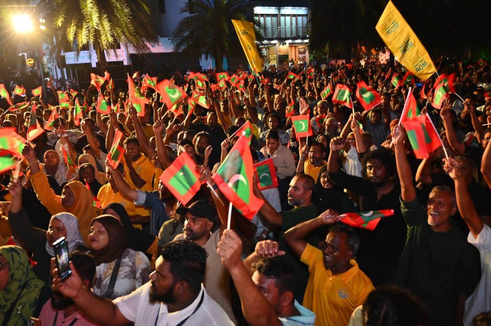 Muzaaharaa ge there in aammun hayyaru kuran fashaifi