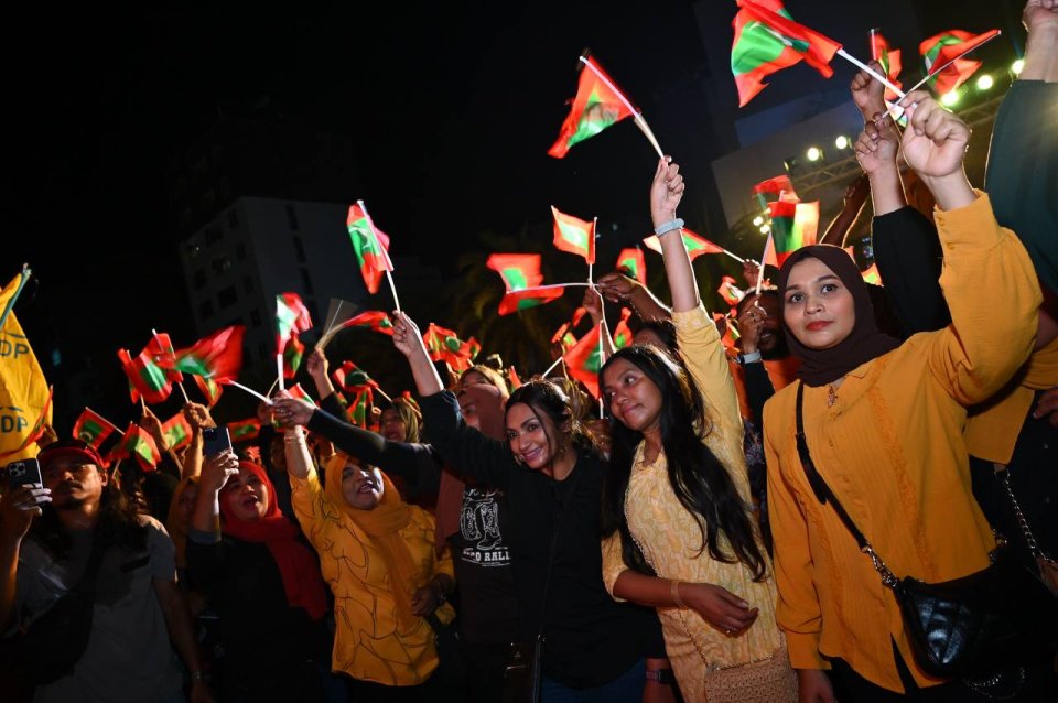 Member Mauroof aai Zaaya himeneyhen 3 meehakah dhauva kuran fonuvaifi