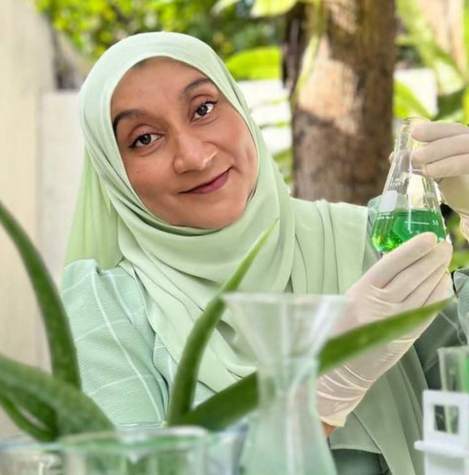 PEOPLE: Shifa ah maamalun fenunu kulathah mi jessee saiga!