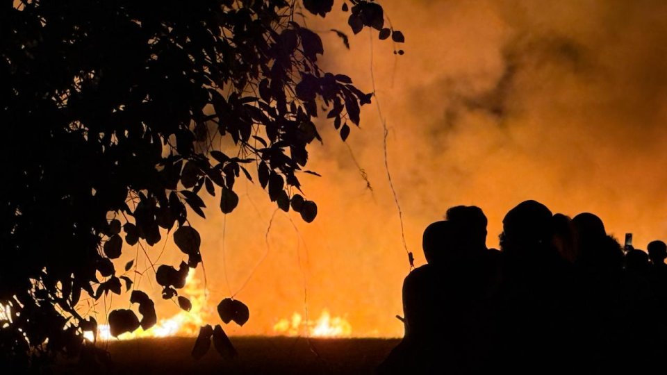 Fuvahmulah chas bin sarahahdhu gai roave andhanee