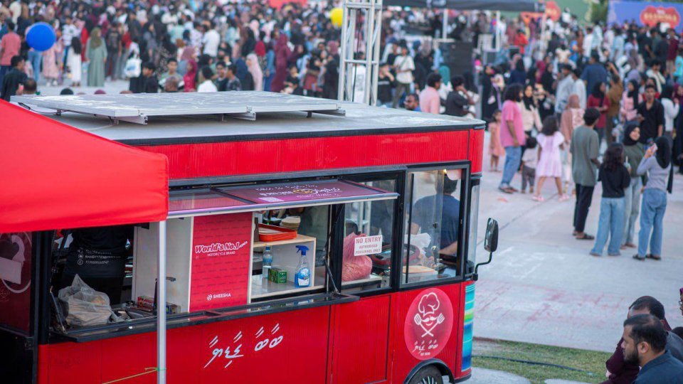 Dhiraagu pay in mifaharu 1 rf ah shawarma eh!