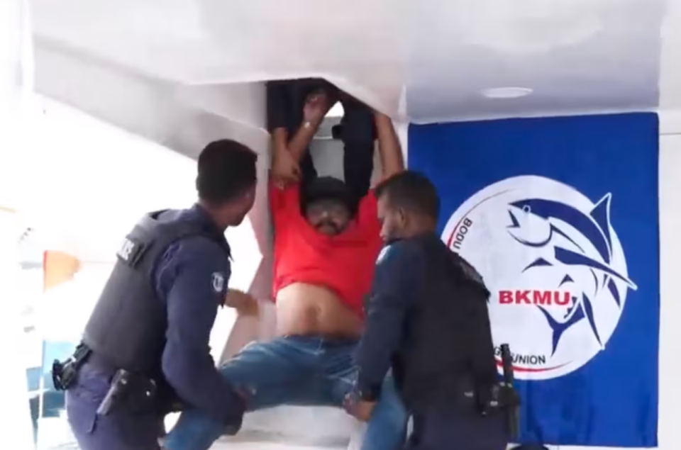 MP Mauroof aai ithuru bayaku hayyaru koh, masverin ge muzaaharaa roolhaalaifi