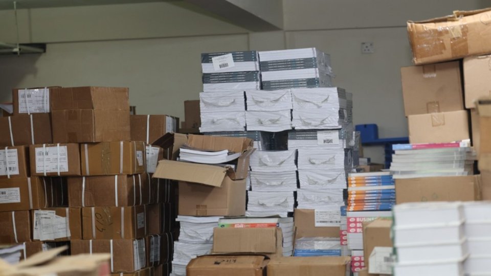 Aa aharah beynunvaa text foithah anna mahuge 10 ge kurin school thakah fonuvai nimmanee