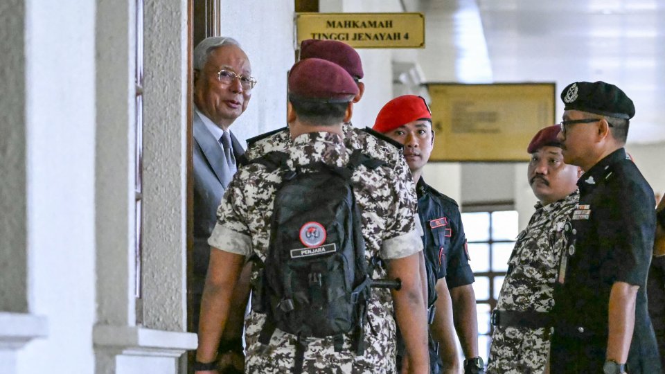 Malaysia gai hingi emme bodu hiyaanathuge kuh Najib Razak mahchah saabithuvejje