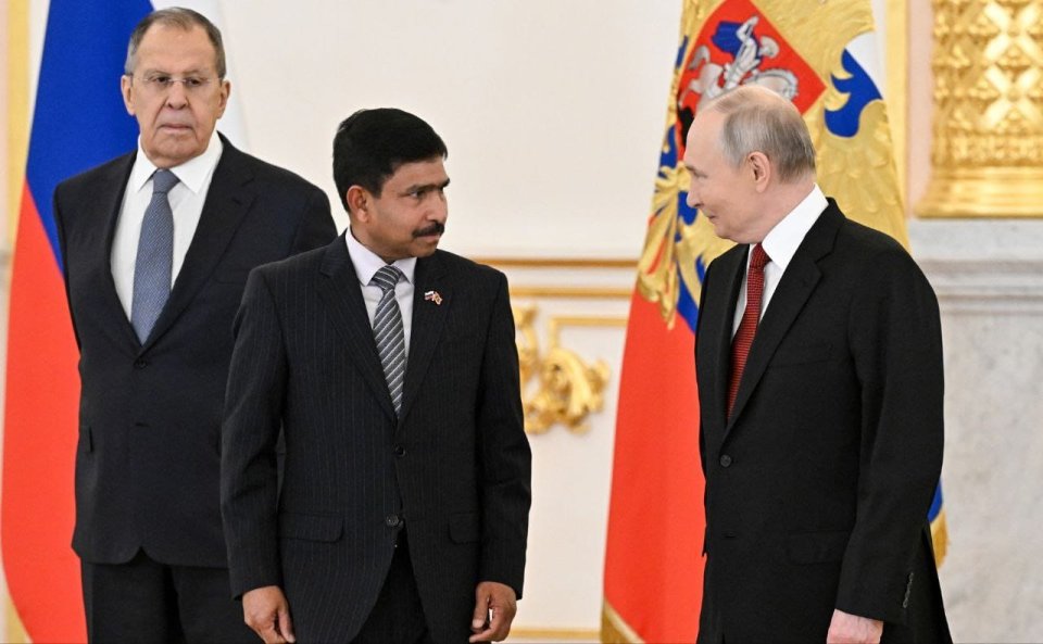 Russia ah kandaelhi non- resident safeeru Abduh raheem ge faikolhu Putin ah