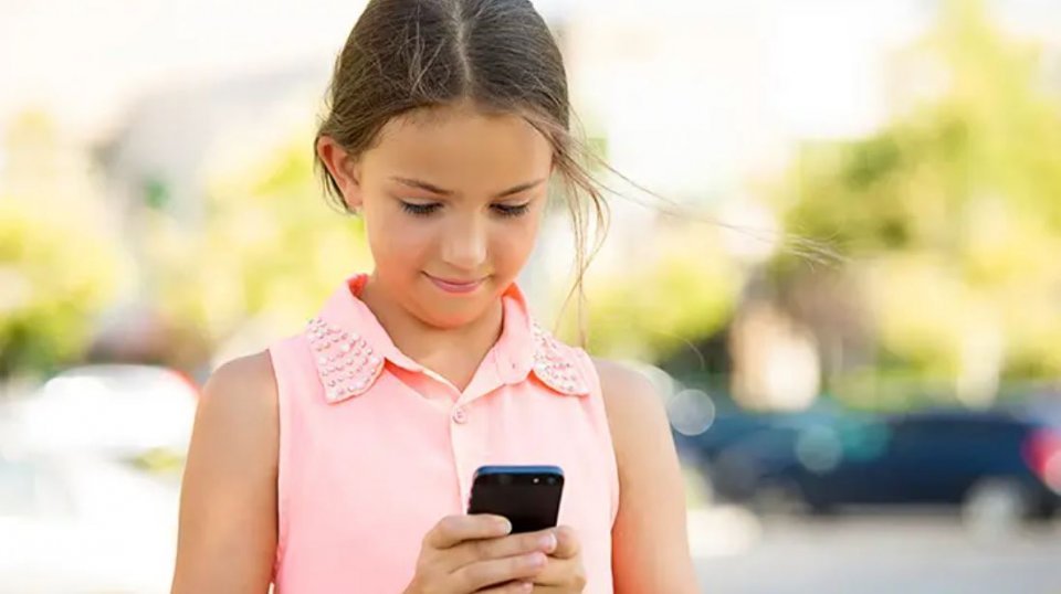 Dharinnah amilla phone eh dhinumuge kurin visnan jehey dhethin kameh!