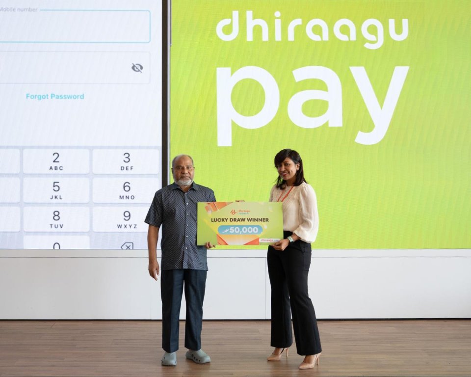 Dhiraagu pay in dhey 50,000 rf ge naseebuveriya hovaifi