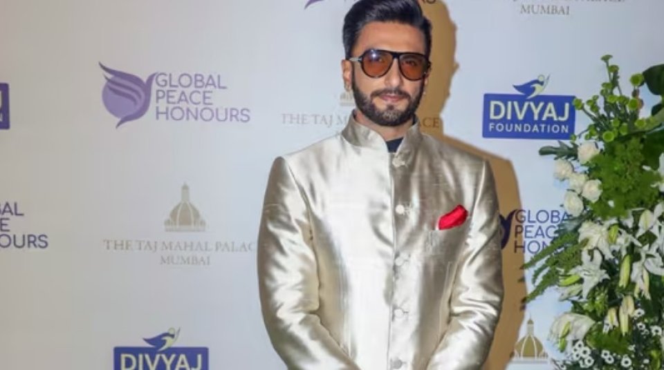 Hindu dheenah furahsaara kuraa kamah bune Ranveer ge massala eh fuluhah husha'alhaifi