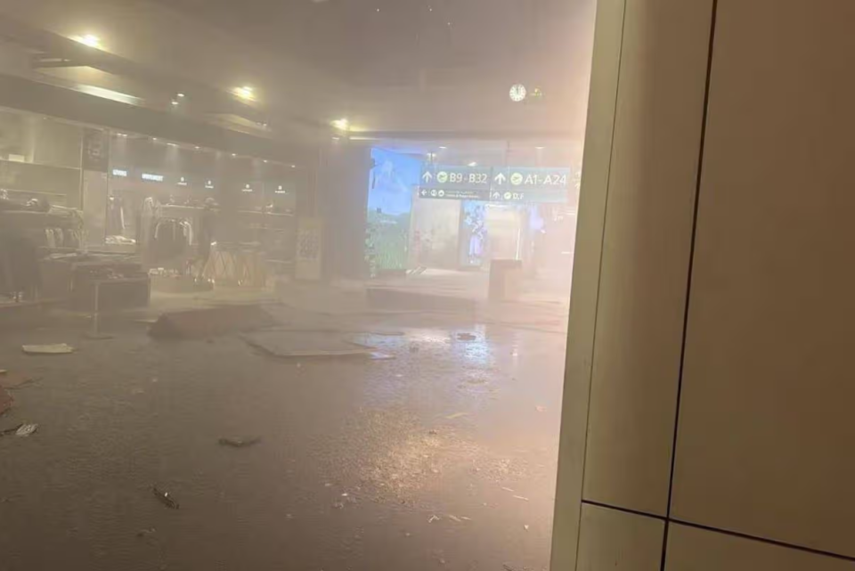 Iran ge hamalaa ehgai Dubai Airport ah bodethi gellun thakeh vejje