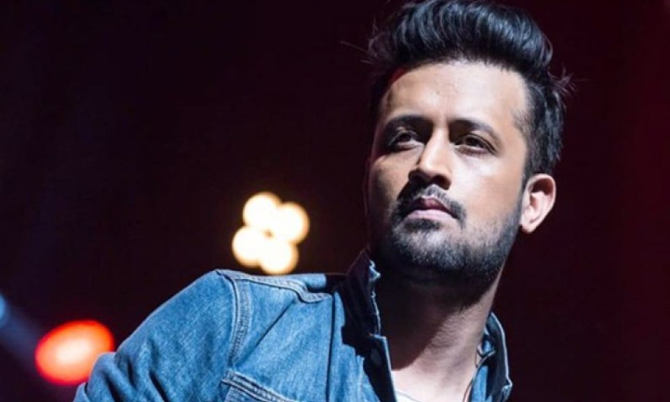 Atif Aslam ge bangee ge adah thaureef ohenee!